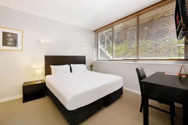 2 Bedrooms, Apartment, Lake View, 2 Bathrooms, Swiss-Belsuites Pounamu Queenstown 3/8