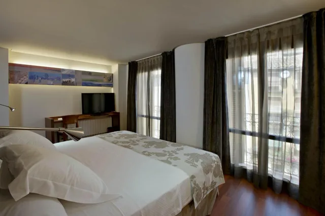 غرفة بسرير مزدوج أو سريرين منفصلين، Hotel Sancho Abarca 1/7