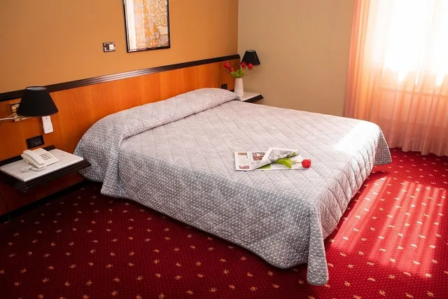 غرفة سوبيريور بسريرين منفصلين، Hotel Milano Pool & Garden 1/4