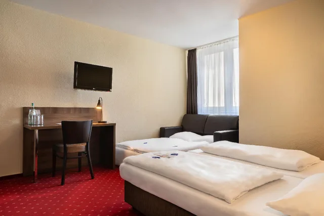 Comfort, Triple, Double Bed, Hotel Leonet 3/3