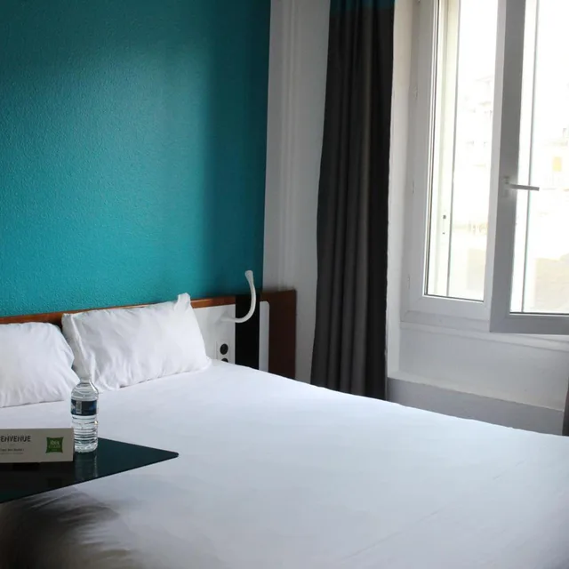 Standard, Double Bed, Train View, Ibis Styles Chambery Centre Gare 2/7