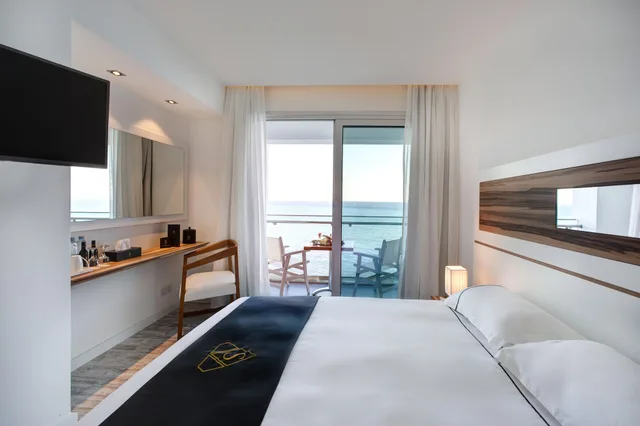 غرفة كلاسيكية بسرير مزدوج بإطلالة على البحر بشرفة، The Ciao Stelio Deluxe Hotel - Adults Only 4/10