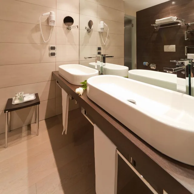 Junior Suite, Rmh Modena Des Arts 7/9