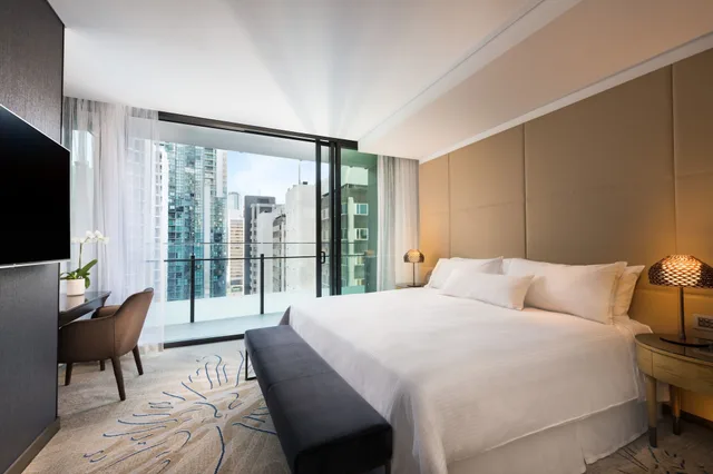 جناح كلوب بسرير كينج بإطلالة على المدينة بشرفة، The Westin Brisbane 1/4