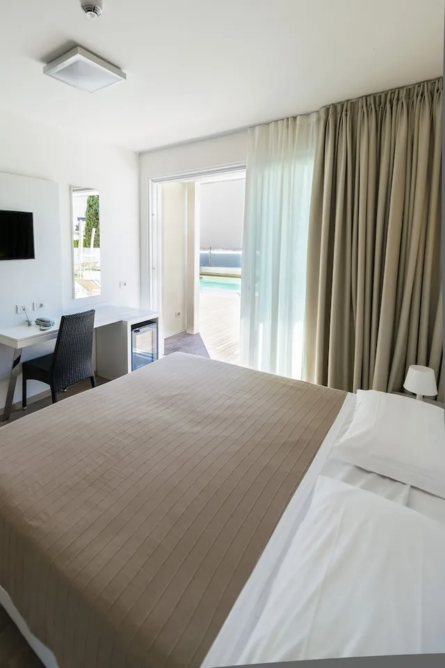غرفة عصرية ثلاثية بسرير مزدوج وسرير فردي، Villa Katy 3/5
