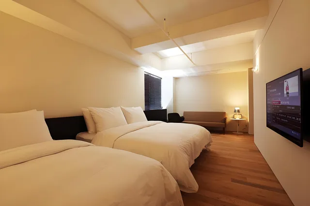 Family, Twin Beds, Hotel 498 1/2