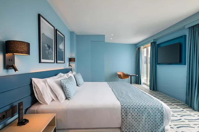 غرفة ديلوكس بسرير كينج بإطلالة على البحر بشرفة، Barcelo Benidorm Beach 6/8