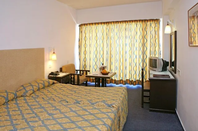 غرفة بسرير كوين بإطلالة على الجبل، Navarria Hotel 6/10