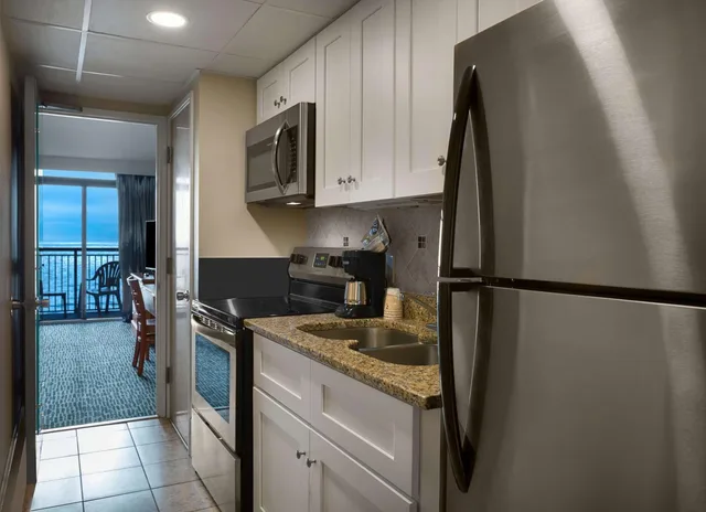 Suite, 2 Double Beds, Ocean Front, Sofa, Kitchen، Dayton House Resort, BW Signature Collection 7/7
