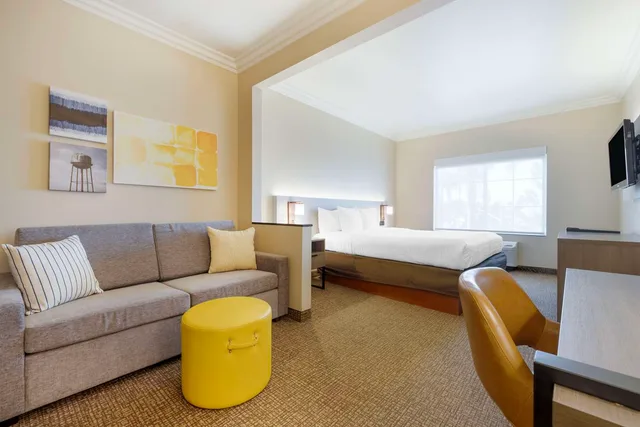 جناح بسرير كينج لذوي الإعاقة، Comfort Suites Oceanside Camp Pendleton Area 4/5