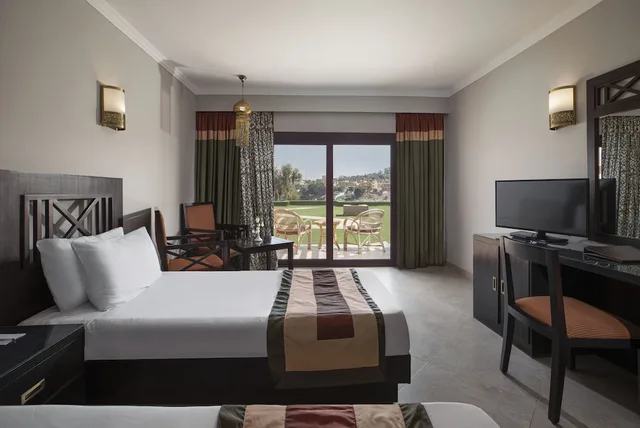 Superior, King Bed, River View, Pyramisa Island Hotel Aswan 9/10