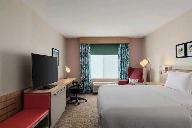 Evolution, King Bed, Hilton Garden Inn Palmdale 2/10