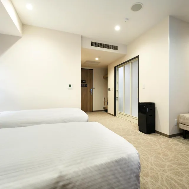 غرفة بسريرين منفصلين مع دخول الصالة لذوي الإعاقة، HOTEL ELCIENT OSAKA 2/3