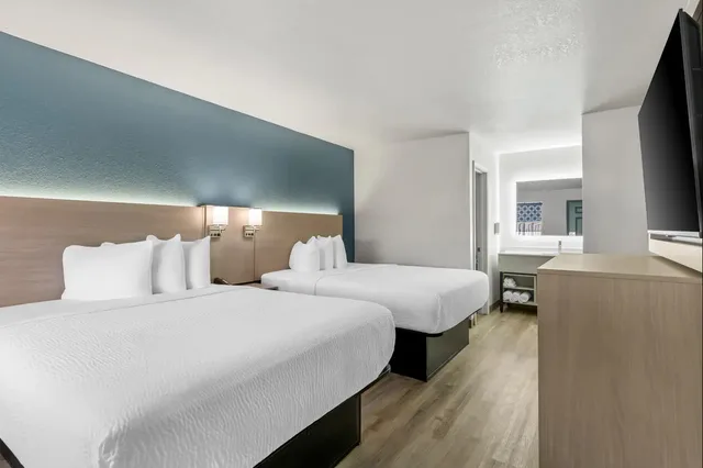 Room, 2 Double Beds, Rodeway Inn Muskogee, Ok 1/1