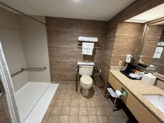 غرفة بسرير مزدوج لذوي الإعاقة، Comfort Inn Fairgrounds 2/2