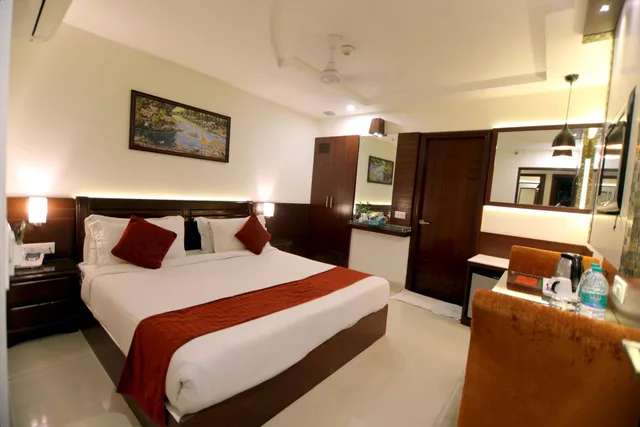 Superior, Double Bed, Hotel Taj Inn 2/2