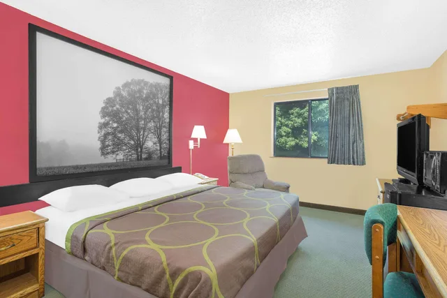 جناح استوديو بسرير كينج، Super 8 by Wyndham Roanoke VA 1/1