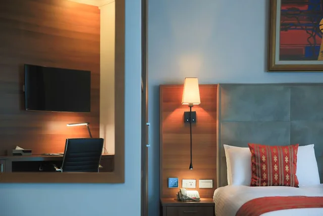 غرفة بزنس بسرير كينج، Swiss Inn Nexus Hotel 4/6