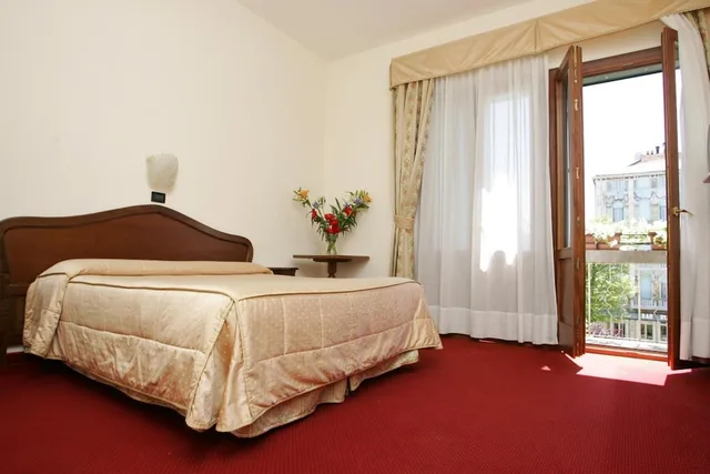 غرفة بسريرين منفصلين، Hotel Cristallo 4/10