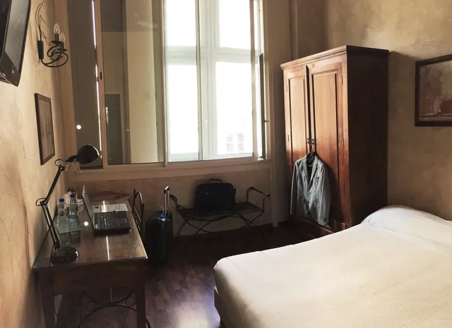 Family Suite, King Bed, 2 Bathrooms, Sofa، Hotel Saint Paul Lyon 5/10
