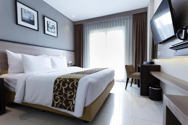غرفة سوبيريور بسرير كوين، Montana Premier Senggigi 2/4