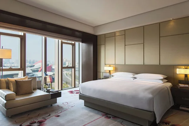 غرفة بسرير كينج، Renaissance Nanjing Olympic Centre Hotel 1/4