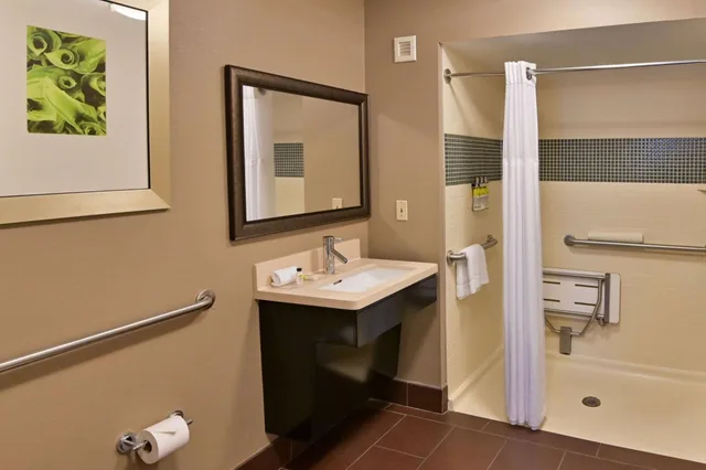 جناح بسريرين مزدوجين بغرفتي نوم لذوي الإعاقة، Sonesta ES Suites Orlando Lake Buena Vista 10/10