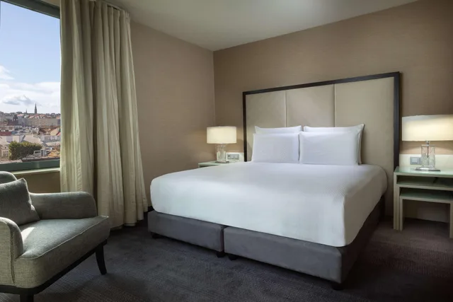 Penthouse Suite، Hilton Prague Old Town 3/4