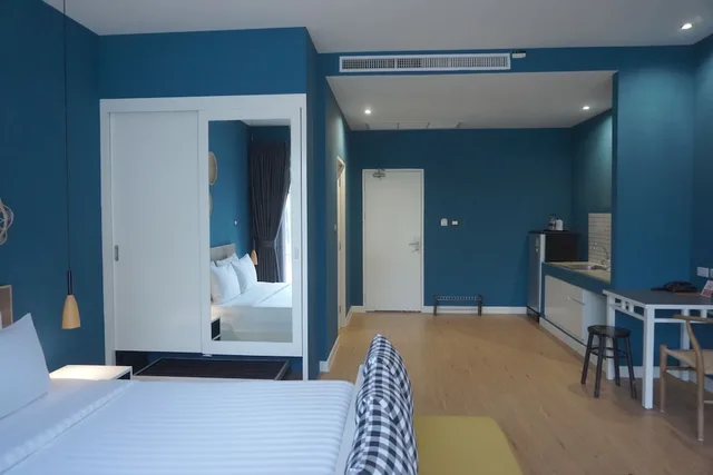 غرفة ديلوكس بسرير كينج بإطلالة على المسبح، THE SIGNATURE PHUKET RESORT AND RESTAURANT 7/10