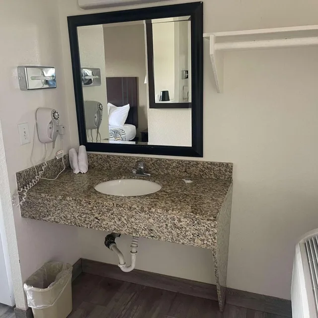 غرفة رباعية، Motel6 Hermiston, OR - Umatilla 7/7