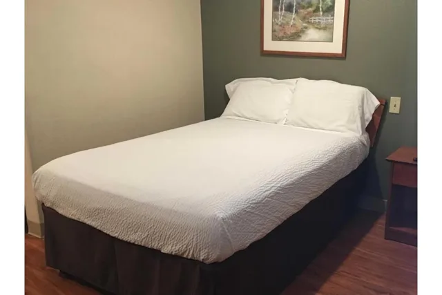 غرفة قياسية بسرير مزدوج، Studio 6 Extended Stay Birmingham Pelham AL 6/9