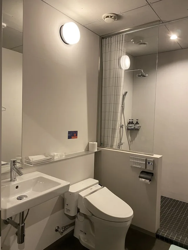 غرفة بسريرين منفصلين بحمام مشترك، Hostel Tomar 4/4