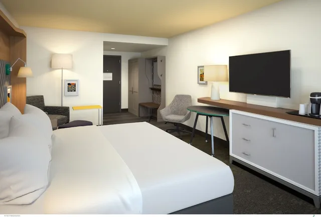 غرفة قياسية بسرير كينج لذوي الإعاقة، Holiday Inn Hotel Suites Decatur 3/5