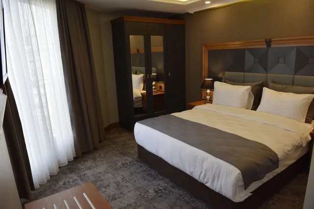 جناح جونيور بسرير كينج، Four Seven Hotel 1/7