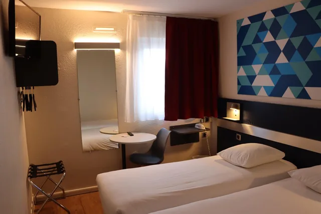 غرفة بسريرين منفصلين، Comfort Hotel Paris Porte d Ivry 7/10