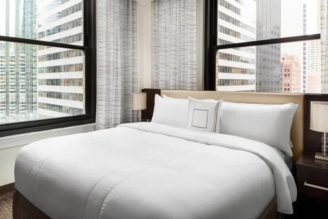 جناح بسرير كينج بغرفة نوم واحدة مع أريكة بحوض استحمام لذوي الإعاقة، Residence Inn Chicago Downtown Loop 2/5