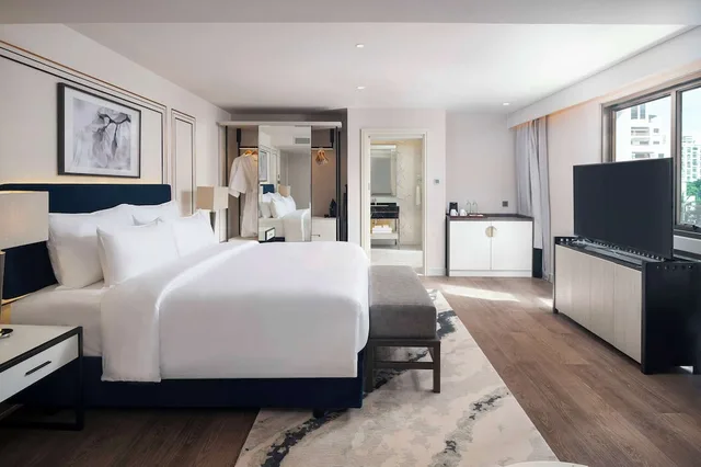 غرفة سوبيريور بسرير كينج، Radisson Hotel Chateau de Bangkok 2/6