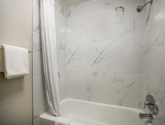 غرفة قياسية بسريرين كوين، Sleep Inn Savannah Midtown 6/6