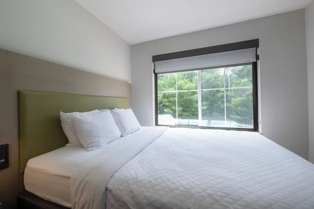 1 Bedroom, Suite, King Bed, Country Inn & Suites by Radisson, Queensbury - Lake George 5/7