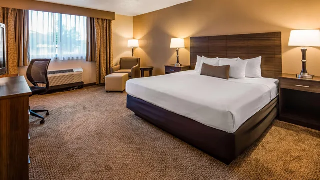غرفة بسرير كينج لذوي الإعاقة، Best Western Green Bay Inn Conference Center 1/5