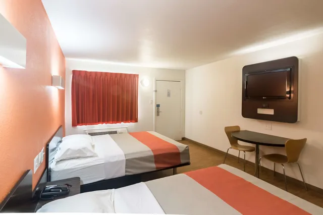 غرفة قياسية بسريرين مزدوجين، Motel6 Wichita Falls, TX - North 4/6
