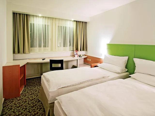 Standard, Double Bed, City Side، Ibis Dresden Koenigstein 1/8