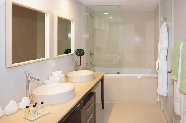 1 Bedroom, Superior, Apartment, King and Queen Bed, Sea View, Kitchen, Brickell by Miami Vacation Rentals 4/5