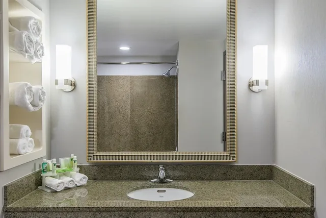 جناح بسرير كينج وأسرّة بطابقين، Holiday Inn Express Hotel Suites Cooperstown 2/3