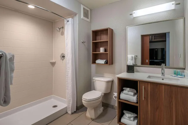 غرفة بسرير كينج، MainStay Suites Coeur d Alene, ID 5/7