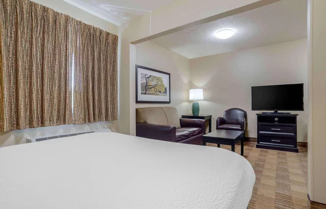 Deluxe, Studio, Queen Bed, Extended Stay America - Birmingham - Wildwood 1/10