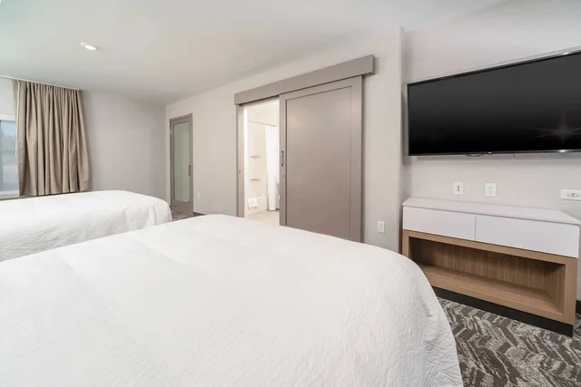جناح بسريرين كوين مع سرير سحّاب إضافي لذوي الإعاقة، SpringHill Suites by Marriott Island Park Yellowstone 2/7
