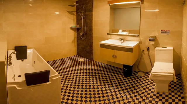 Elegant, Suite, King and Queen Bed، Avantgarde Hotel 1/2