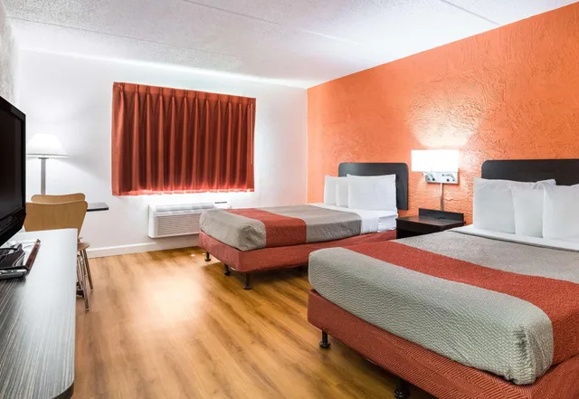غرفة رباعية بسرير مزدوج، Motel6 Prospect Heights, IL 1/7