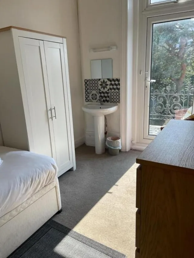 غرفة قياسية بسريرين منفصلين، OYO The Lodge Bournemouth 4/7